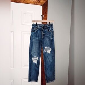 American Eagle Mom Straight Jeans